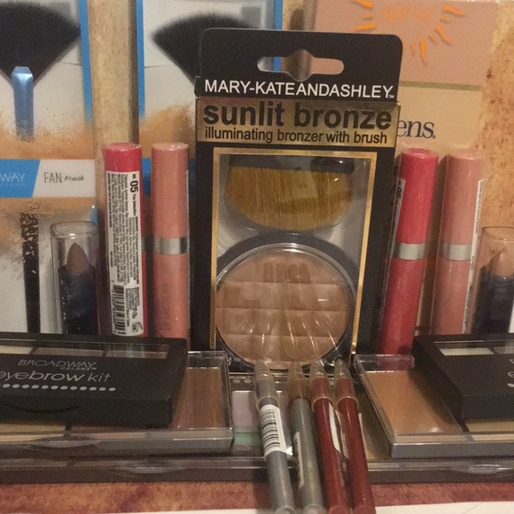 Mary Kate and Ashley Other - Beauty Lovers Lot Mega Sale 1 Hour!!!